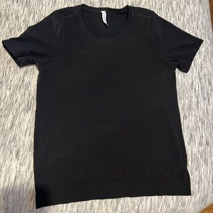 Athleta- In Motion Seamless Tee S